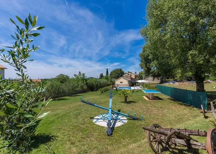 펜션 Stone House Rita With Pool