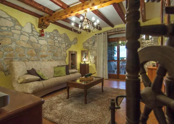 펜션 Stone House Rita With Pool 포레치