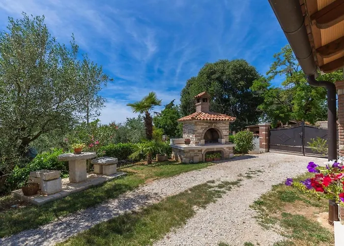 Vakantiehuis Stone House Rita With Pool *